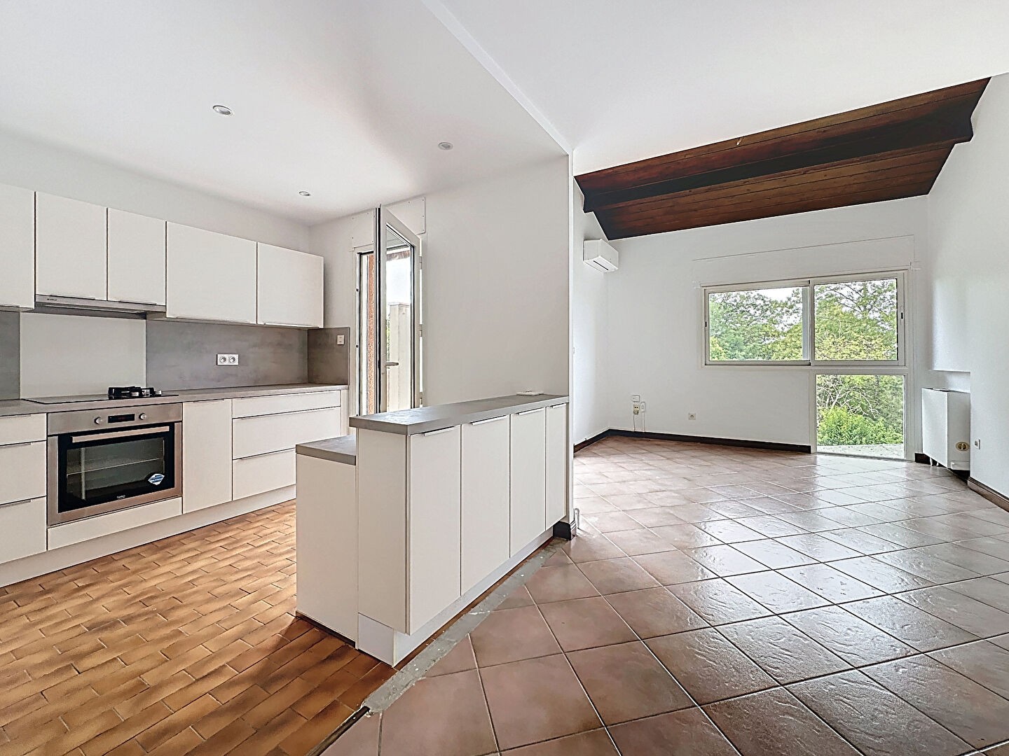 Grand Appartement T2 avec terrasse a vendre montauban 82 saint michel