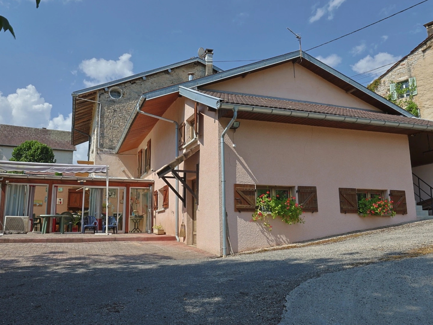 Maison à vendre - 6 pièces - 98m2 - Condes (39240)
