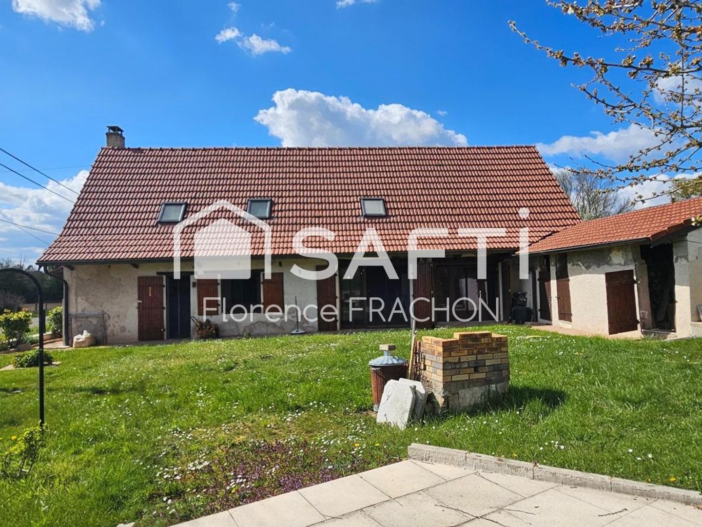 Maison à vendre - 5 pièces - 180m2 - Clux-Villeneuve (71270)