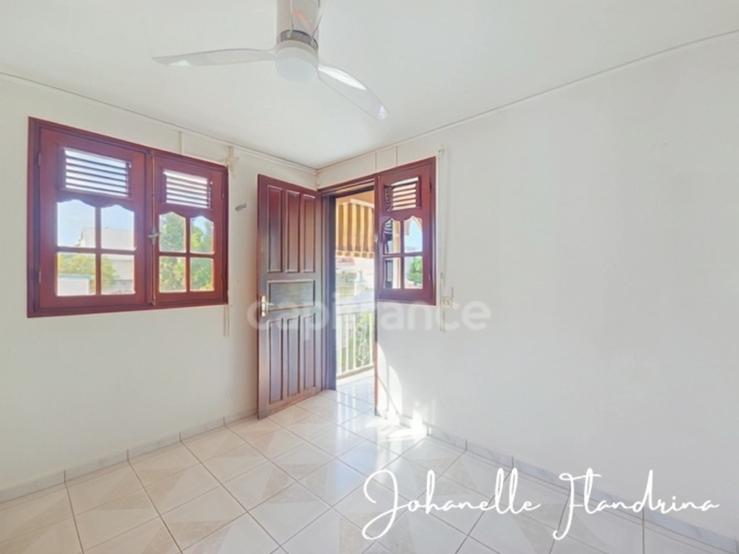 Immeuble à vendre - 230m2 - Les Abymes (97139)