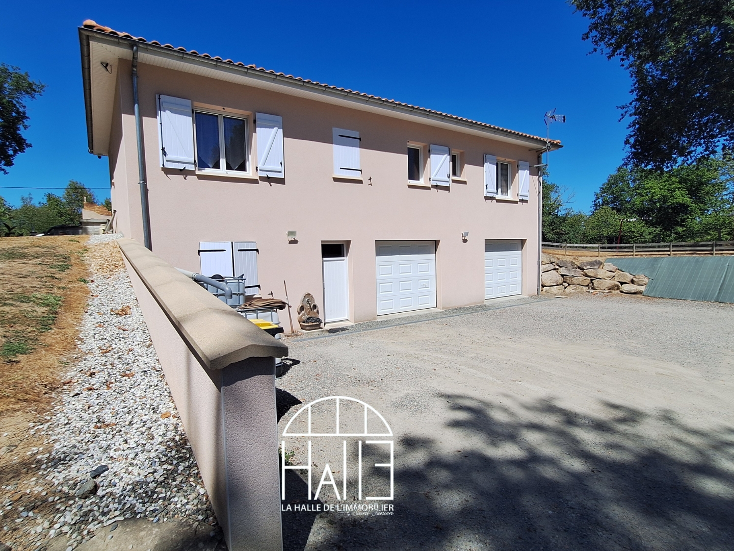 Maison à vendre - 5 pièces - 127m2 - Chassenon (16150)