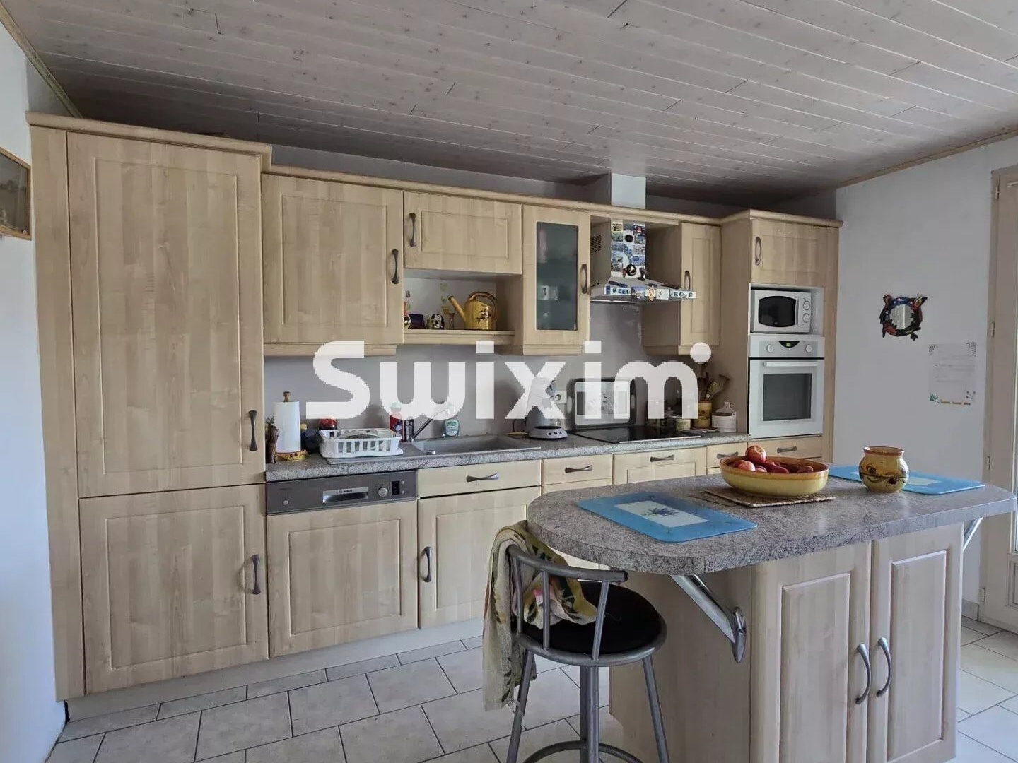 Immeuble à vendre - 4 pièces - 130m2 - Lons-Le-Saunier (39000)