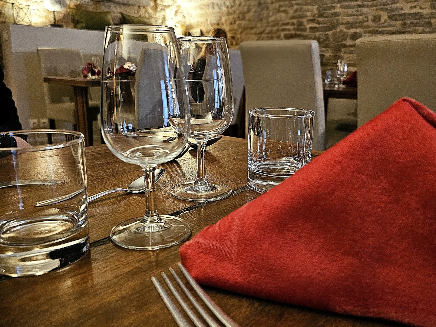 Restaurant de caractère avec murs et fonds Emplacement unique au coeur d'un village médiéval d'exception