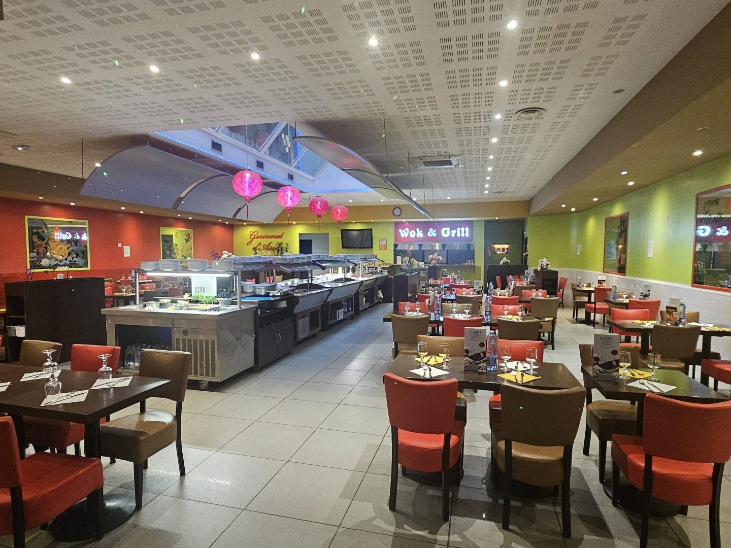 Magasin à vendre - 270m2 - Saintes (17100)