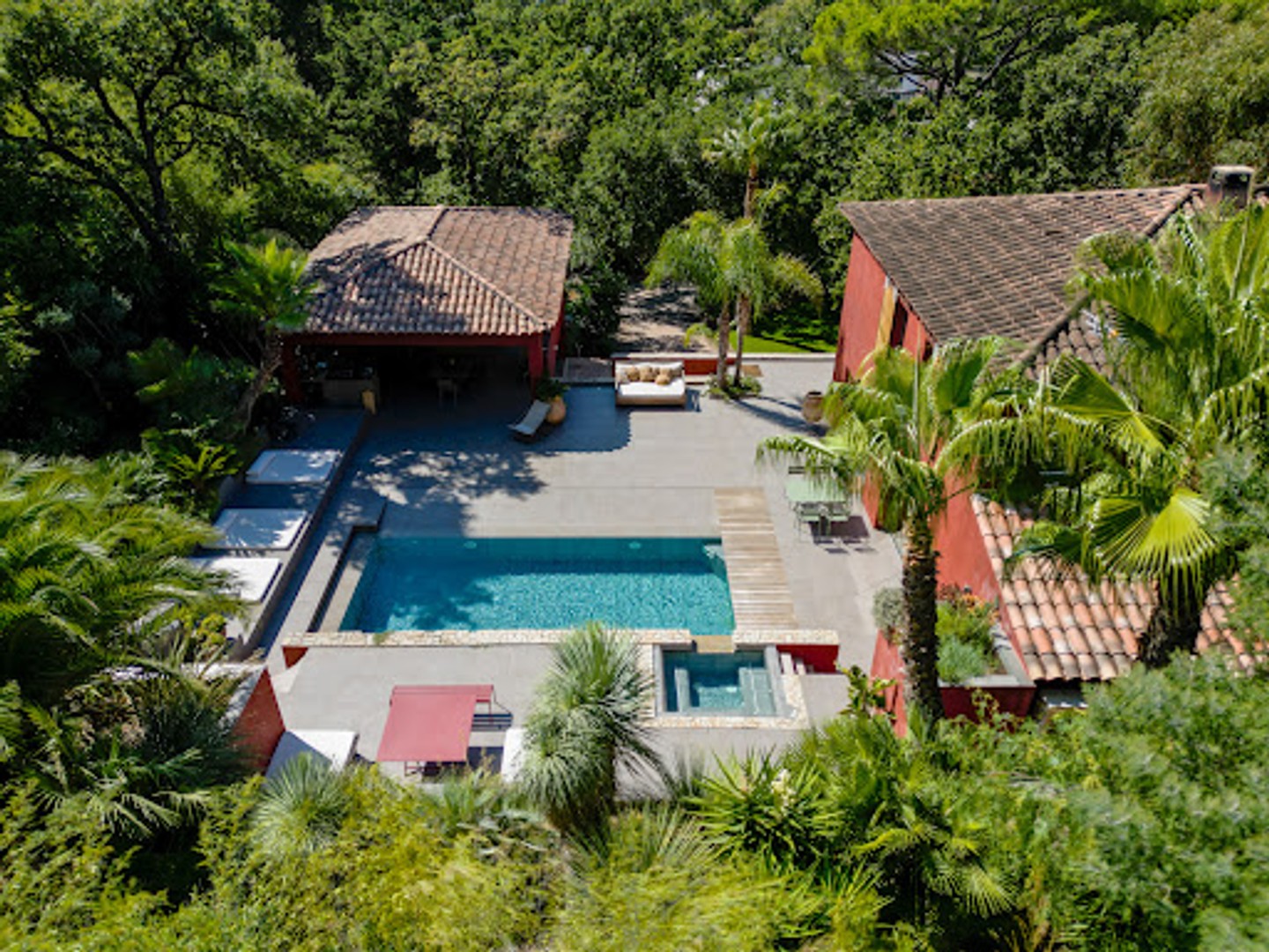 Maison 12 pièces 402 m²