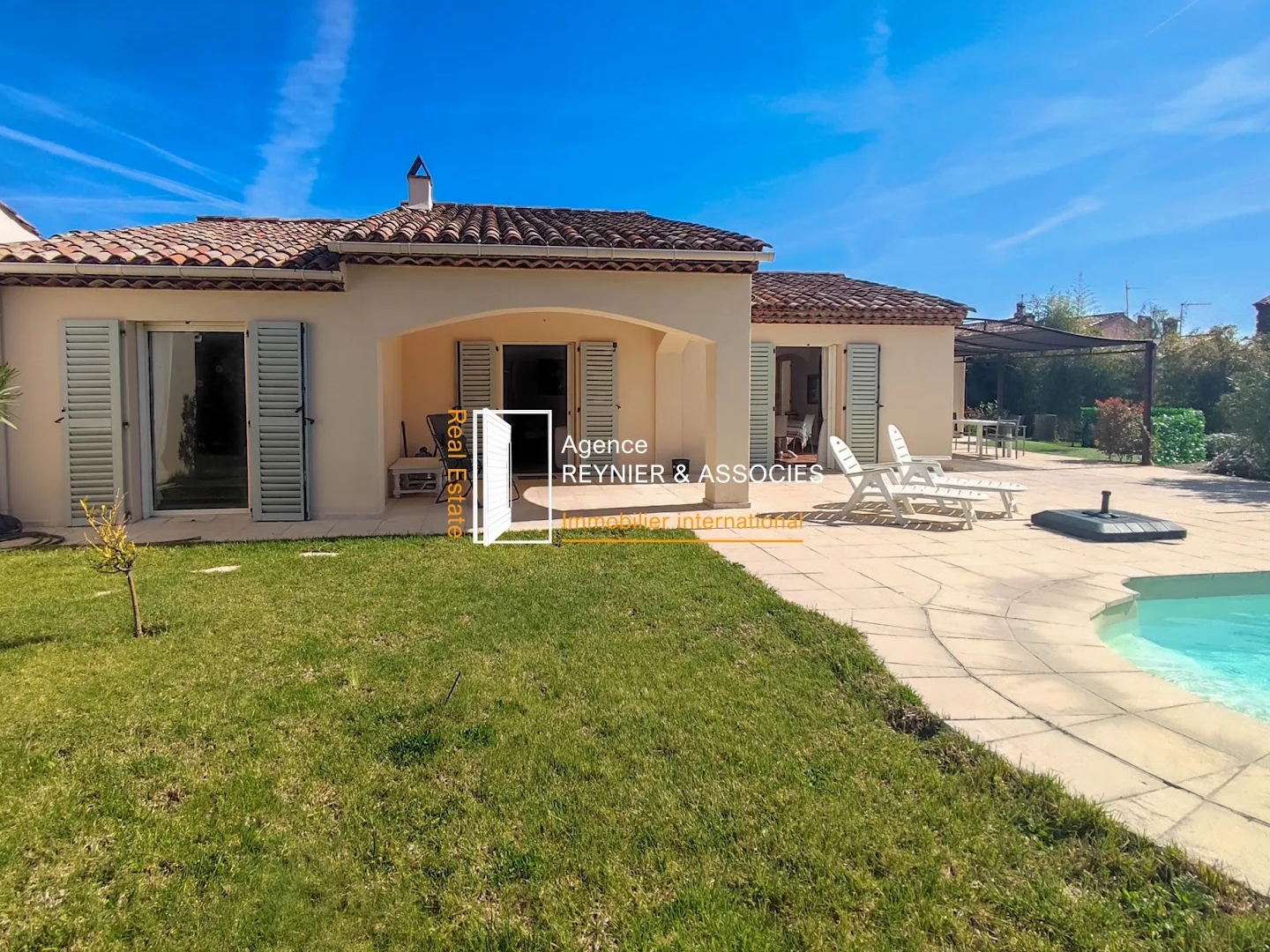 Maison à vendre - 5 pièces - 114m2 - Le Plan-De-La-Tour (83120)