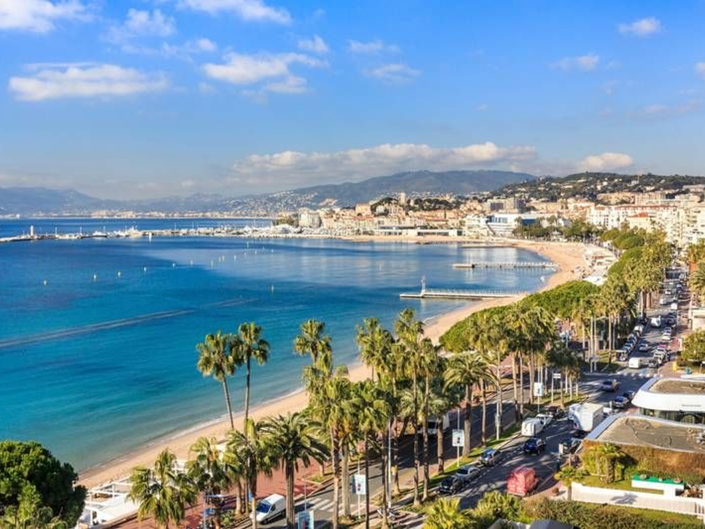 Salon de coiffure et Institur au coeur de Cannes 60m² ·