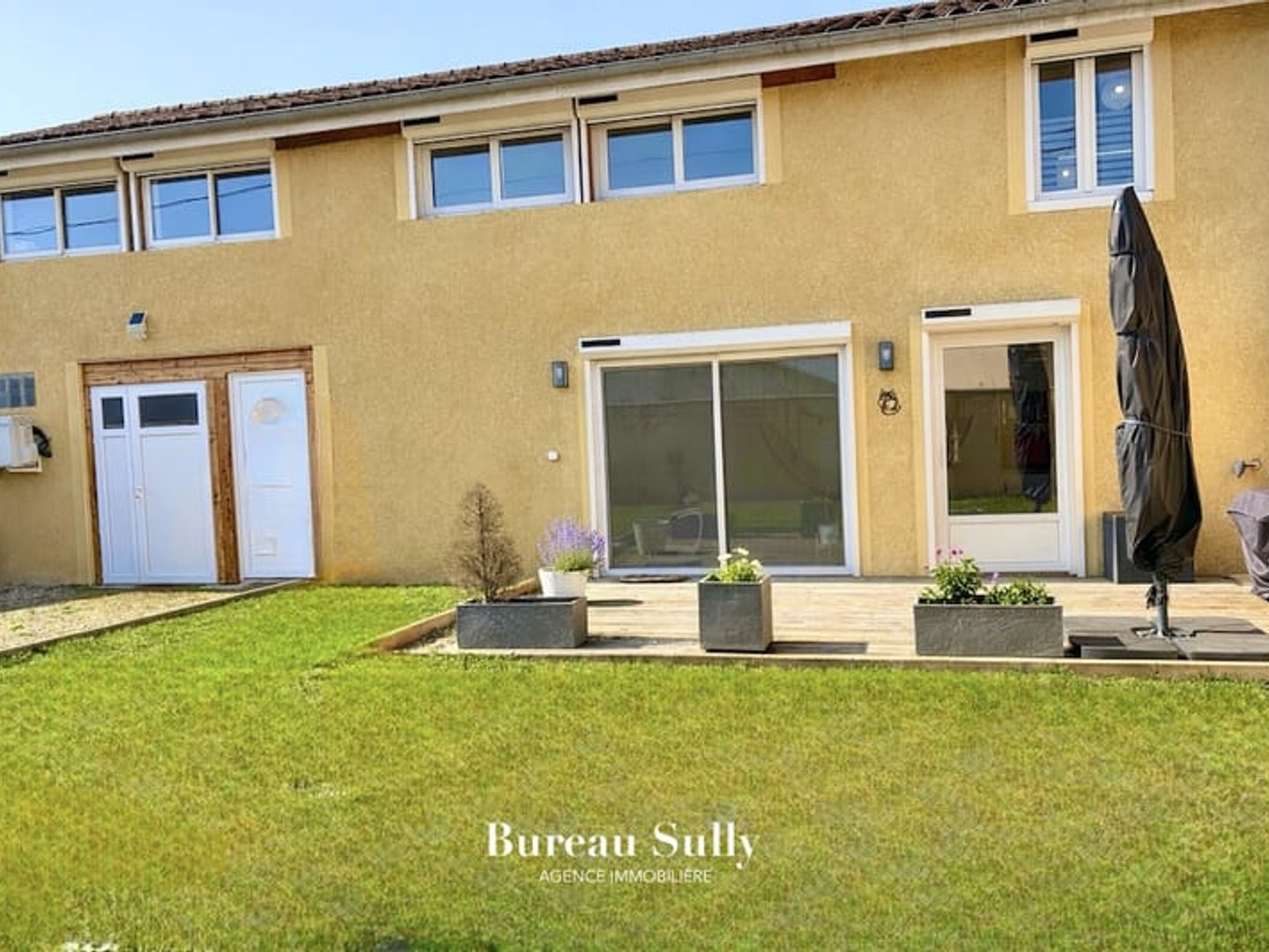 Maison 115 m 2 habitables 4 pièces parfait état 12 mn de la gare SNCF de Belleville en Beaujolais