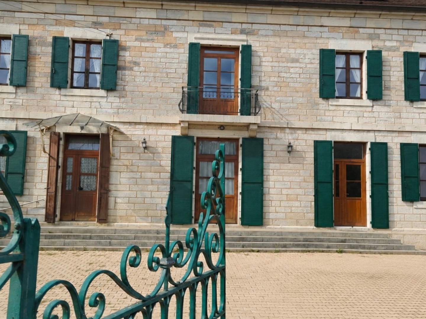 Maison 12 pièces 333 m²