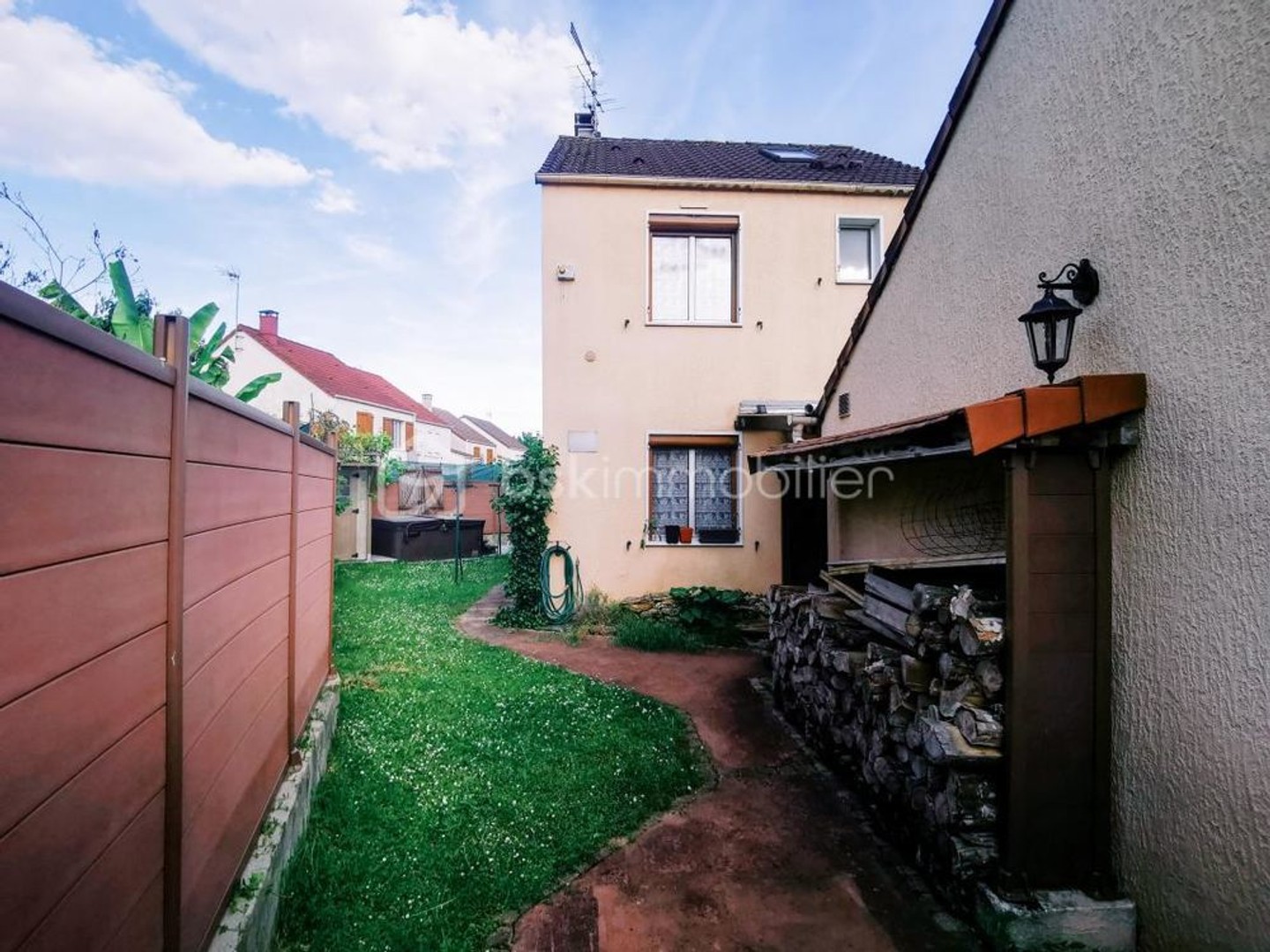 Maison individuelle - DPE D - 112 m2 - 4 chambres - avec garage et 2 places dont 2 places de parking