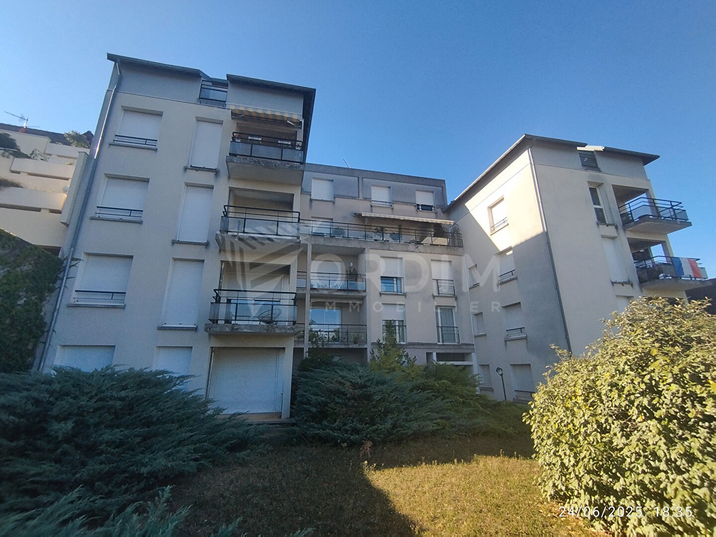 AUXERRE - PLATEAU DE BUREAUX DE 176M² - REZ DE CHAUSSEE - AXE PASSANT