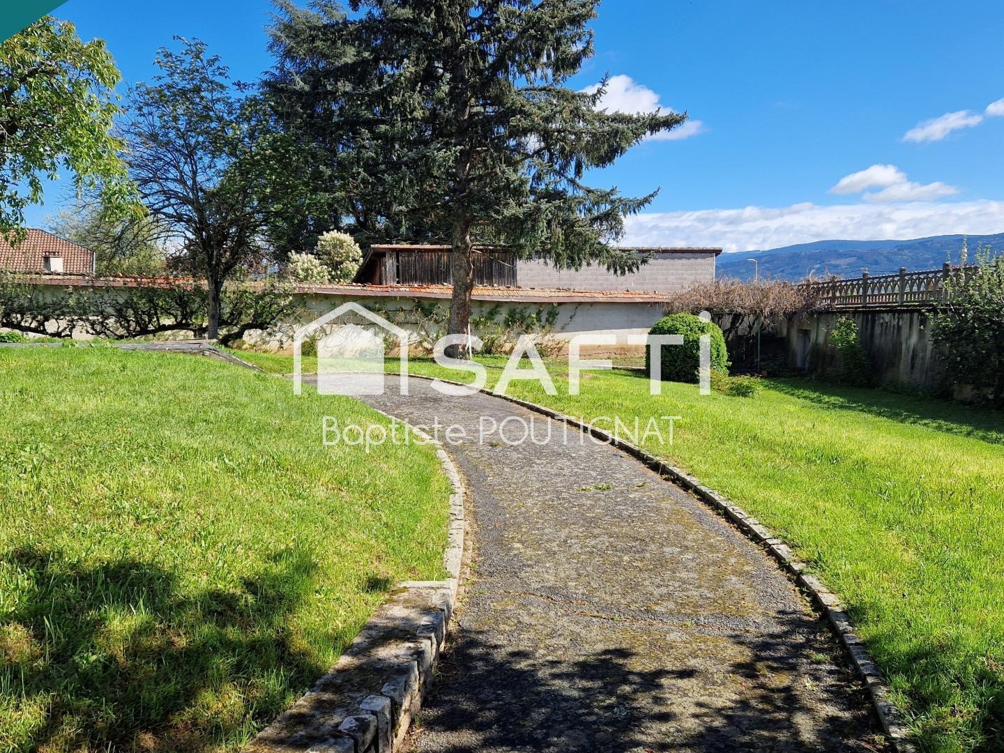 Maison à vendre - 6 pièces - 207m2 - Ambert (63600)