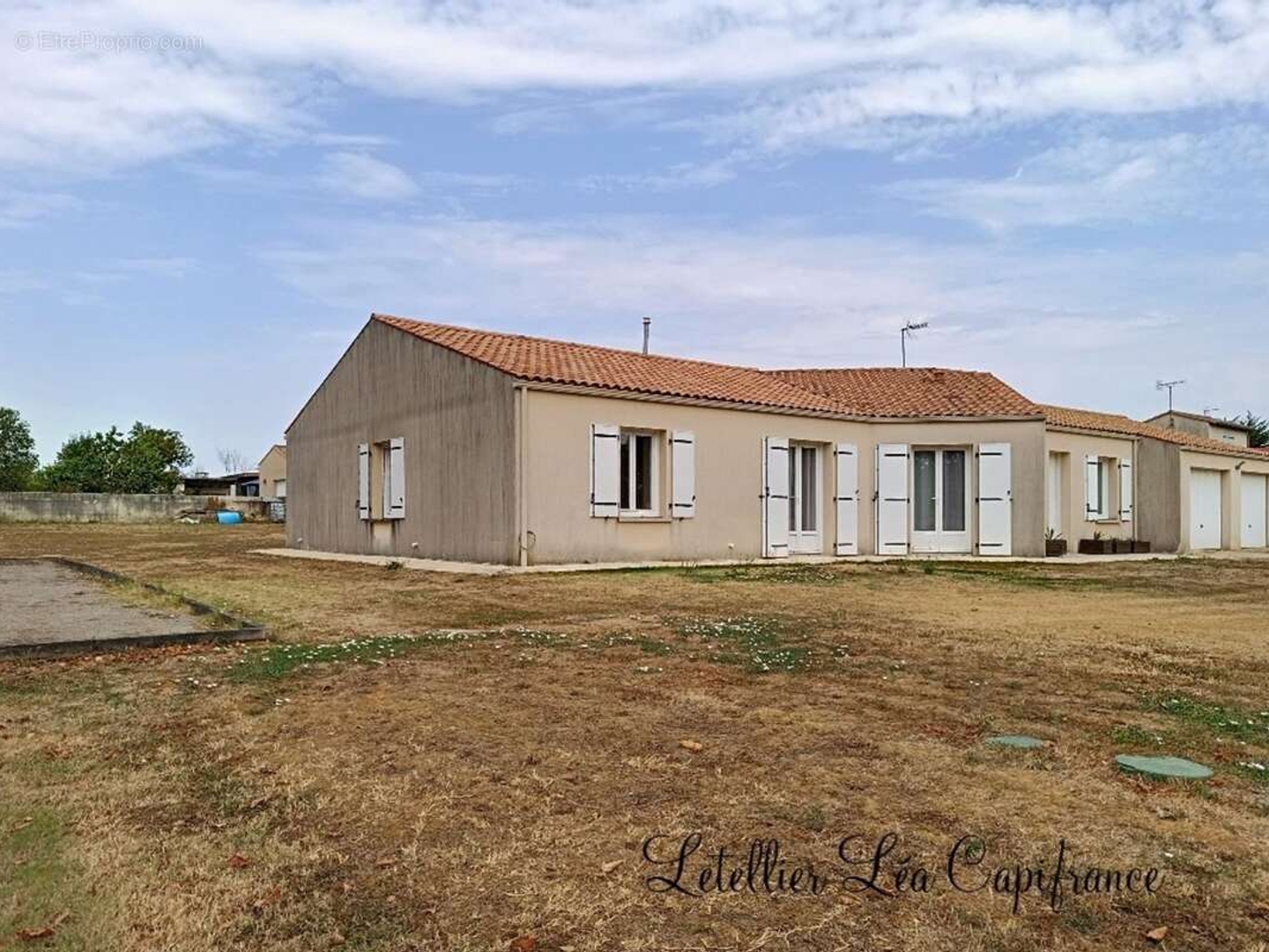 Maison à vendre - 7 pièces - 133m2 - Saint-Gelais (79410)