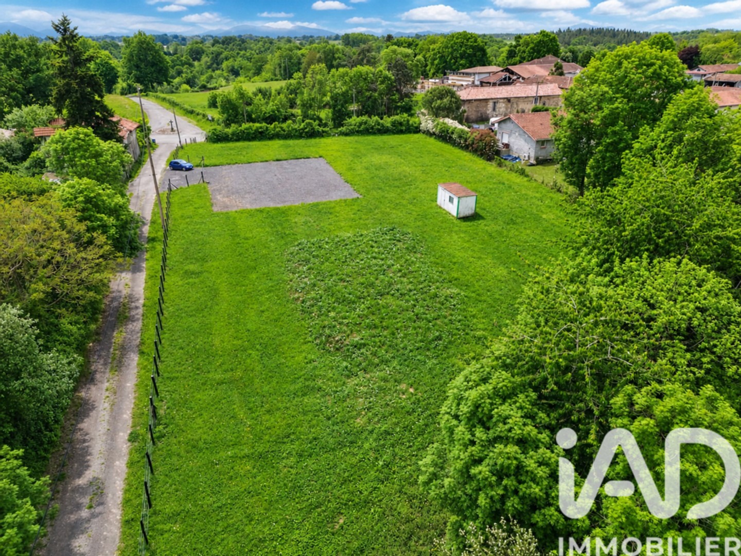 Terrain 4237 m²