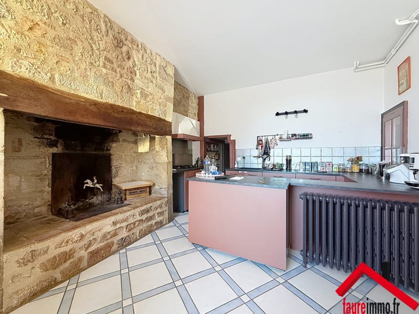 Maison à vendre - 6 pièces - 147m2 - Ayen (19310)