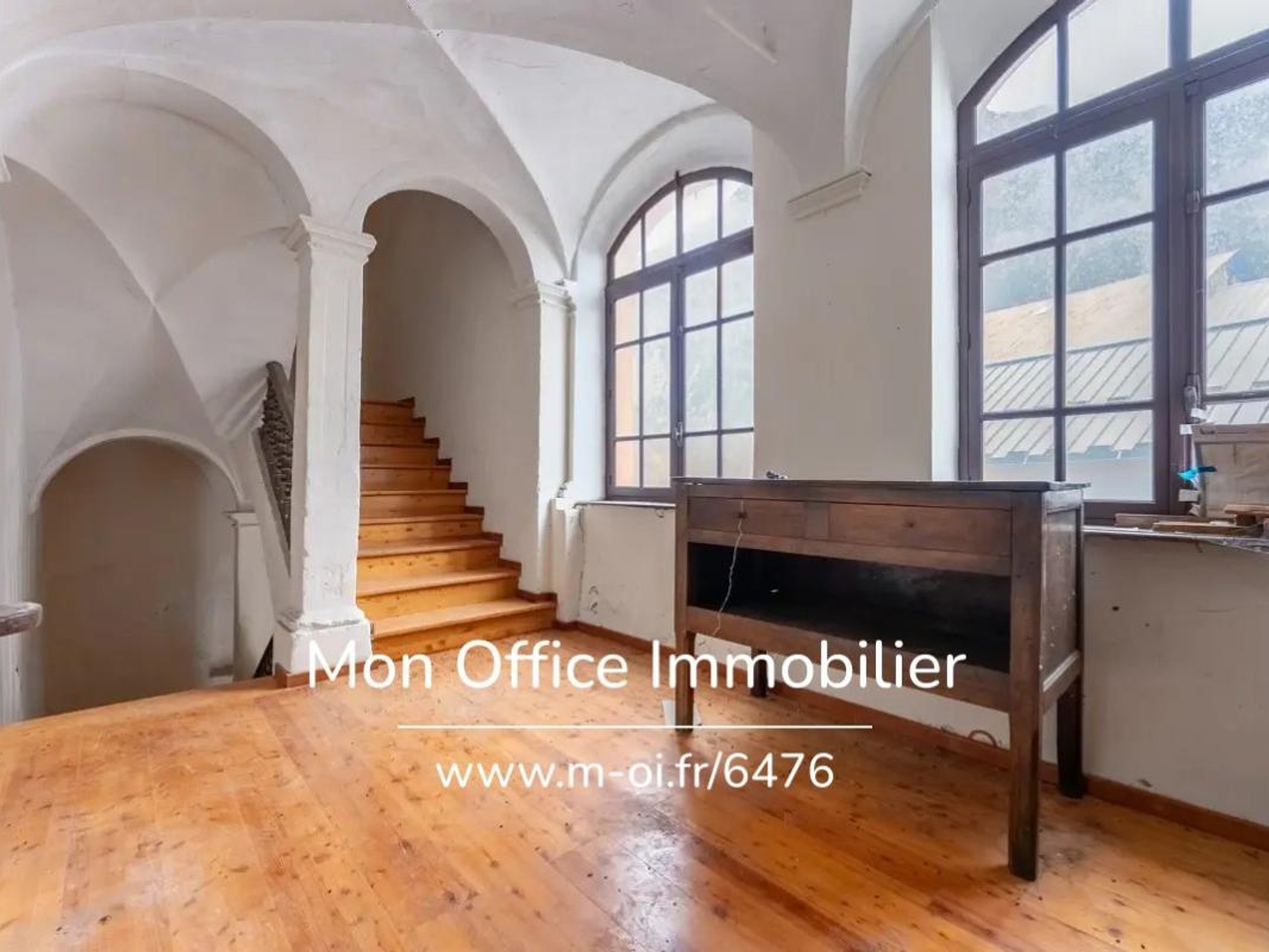 Maison à vendre - 4 pièces - 600m2 - Saint-Clément-Sur... (05600)