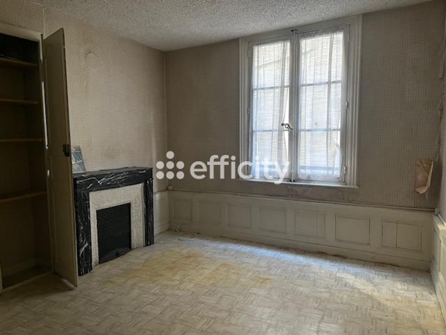 Immeuble à vendre - 17 pièces - 450m2 - Thiers (63300)