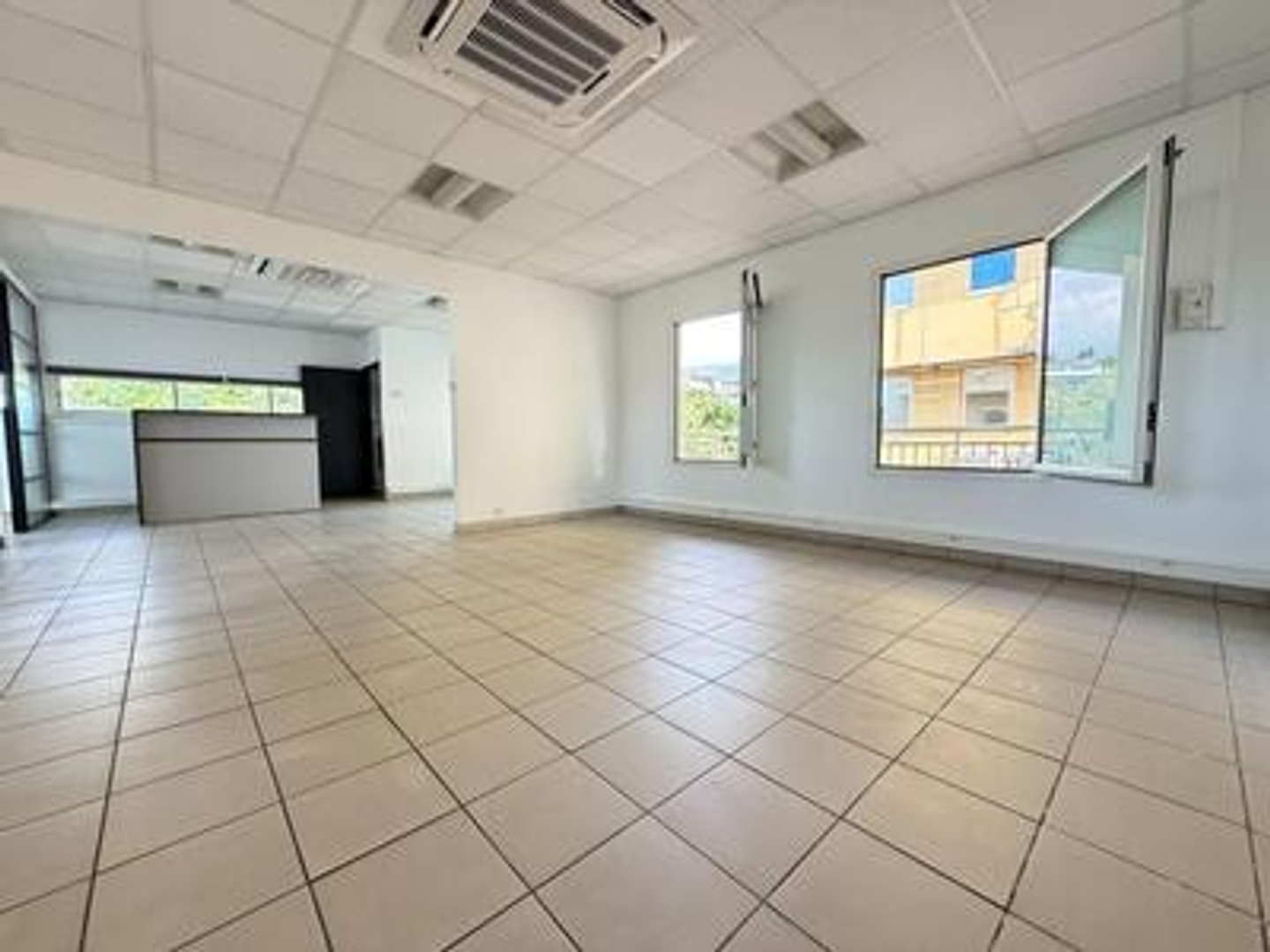 Vente Fonds de commerce 7 pièces 107 m2 à Sainte-Clotilde