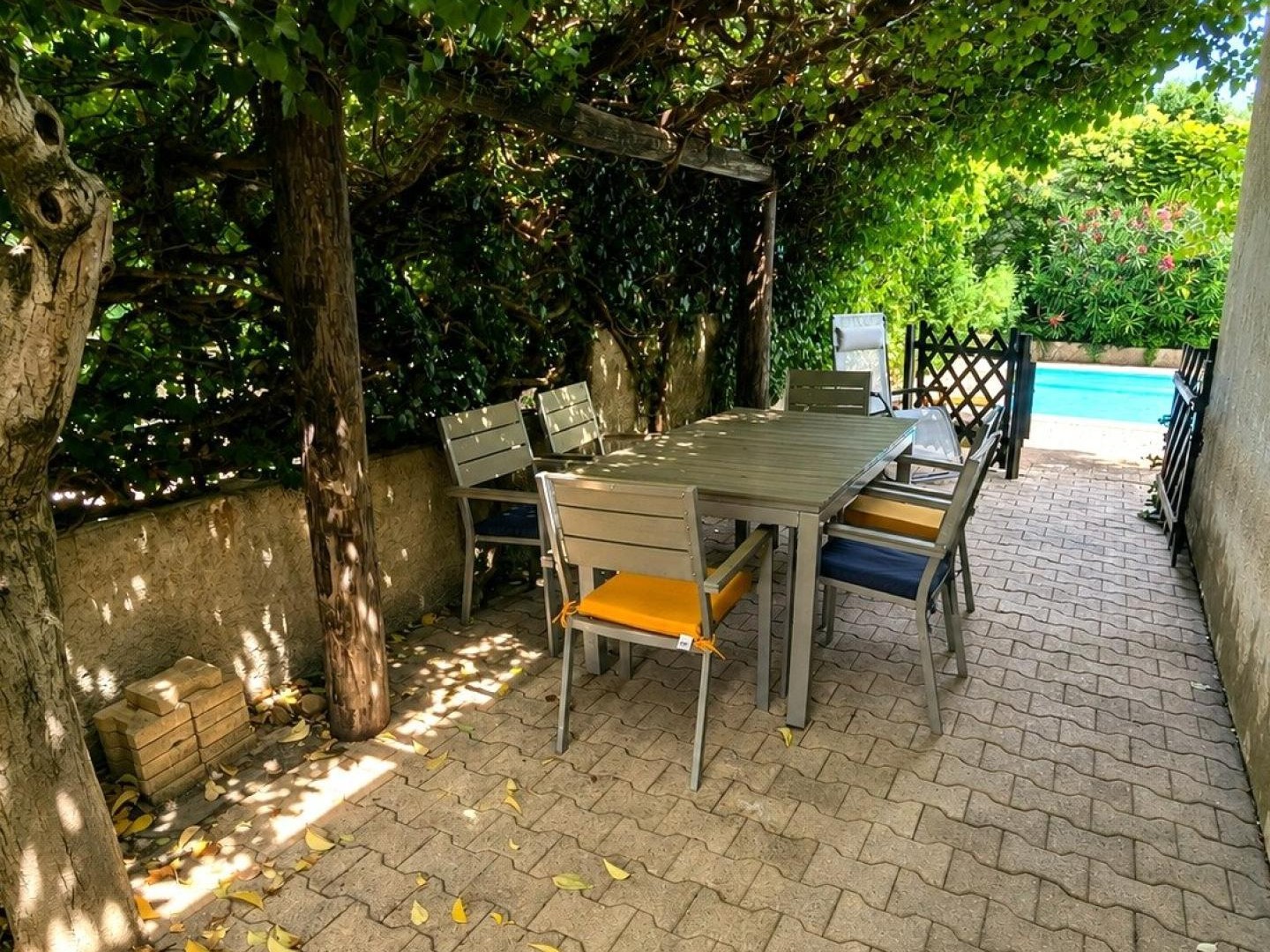 Appartement à vendre - 7 pièces - 180m2 - Nîmes (30900)