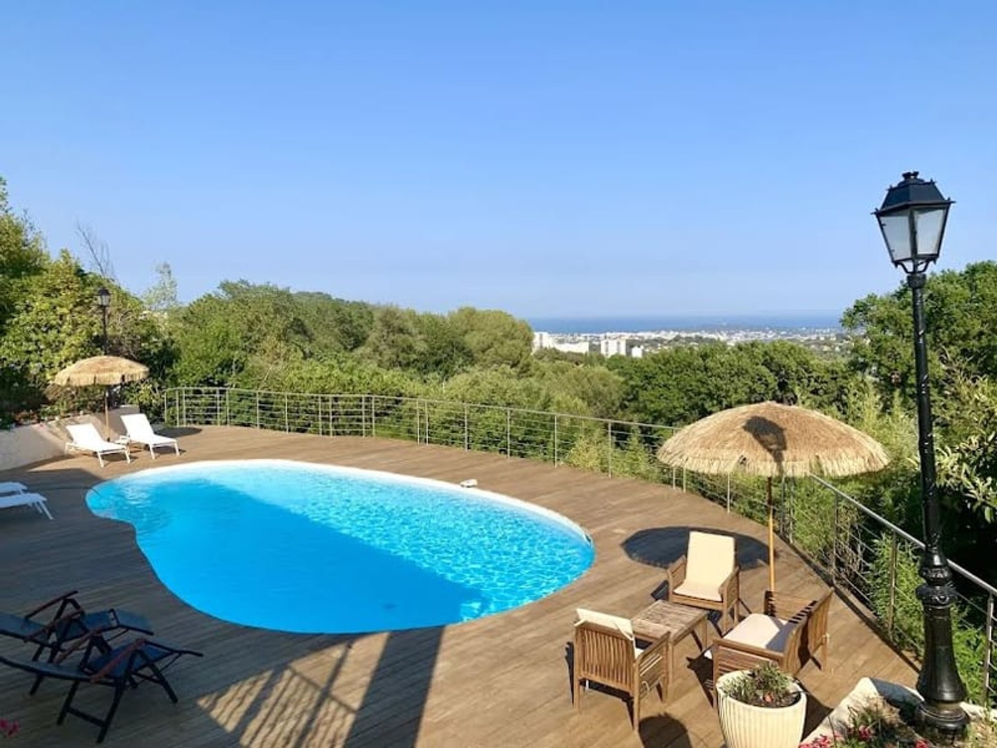 Villa 6 pièces 292 m²