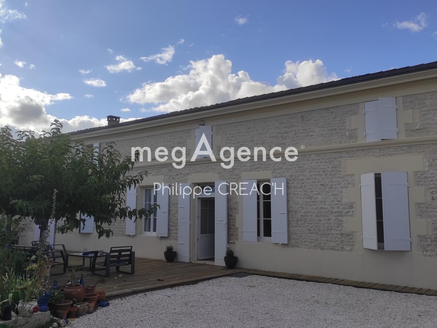 PROCHE SAINT JEAN D'ANGELY