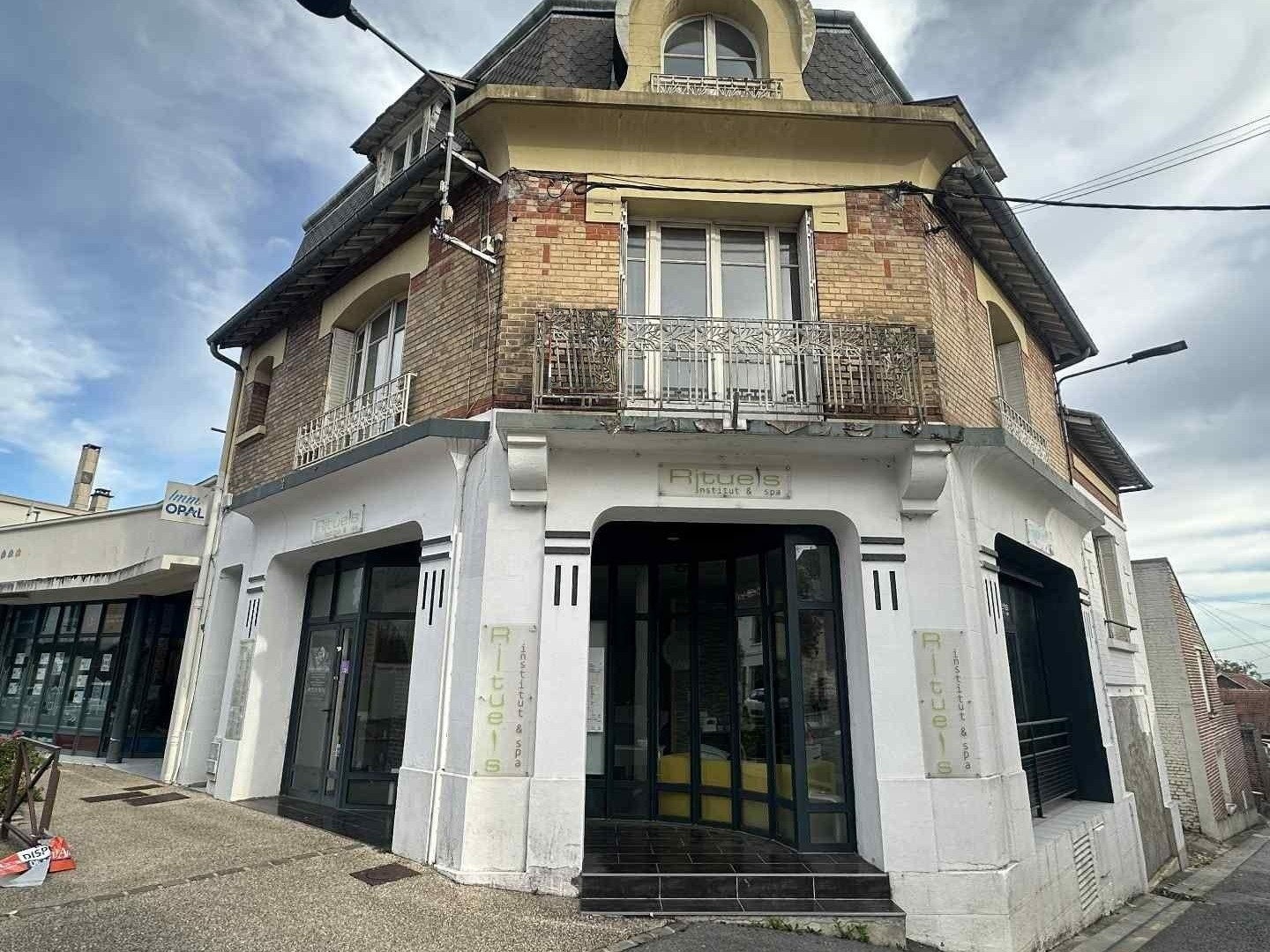 Bureaux 40 pièces 626 m²