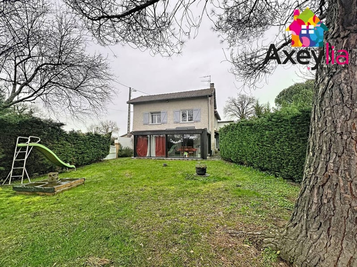 A vendre - noalhat - maison familiale avec piscine