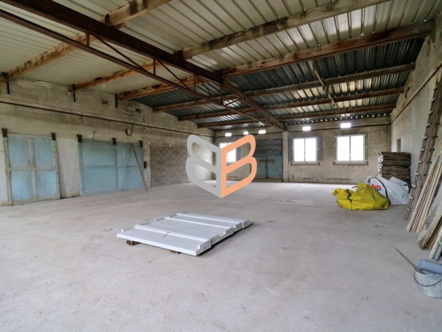 Magasin à vendre - 1947m2 - Montfaucon-D'argonne (55270)