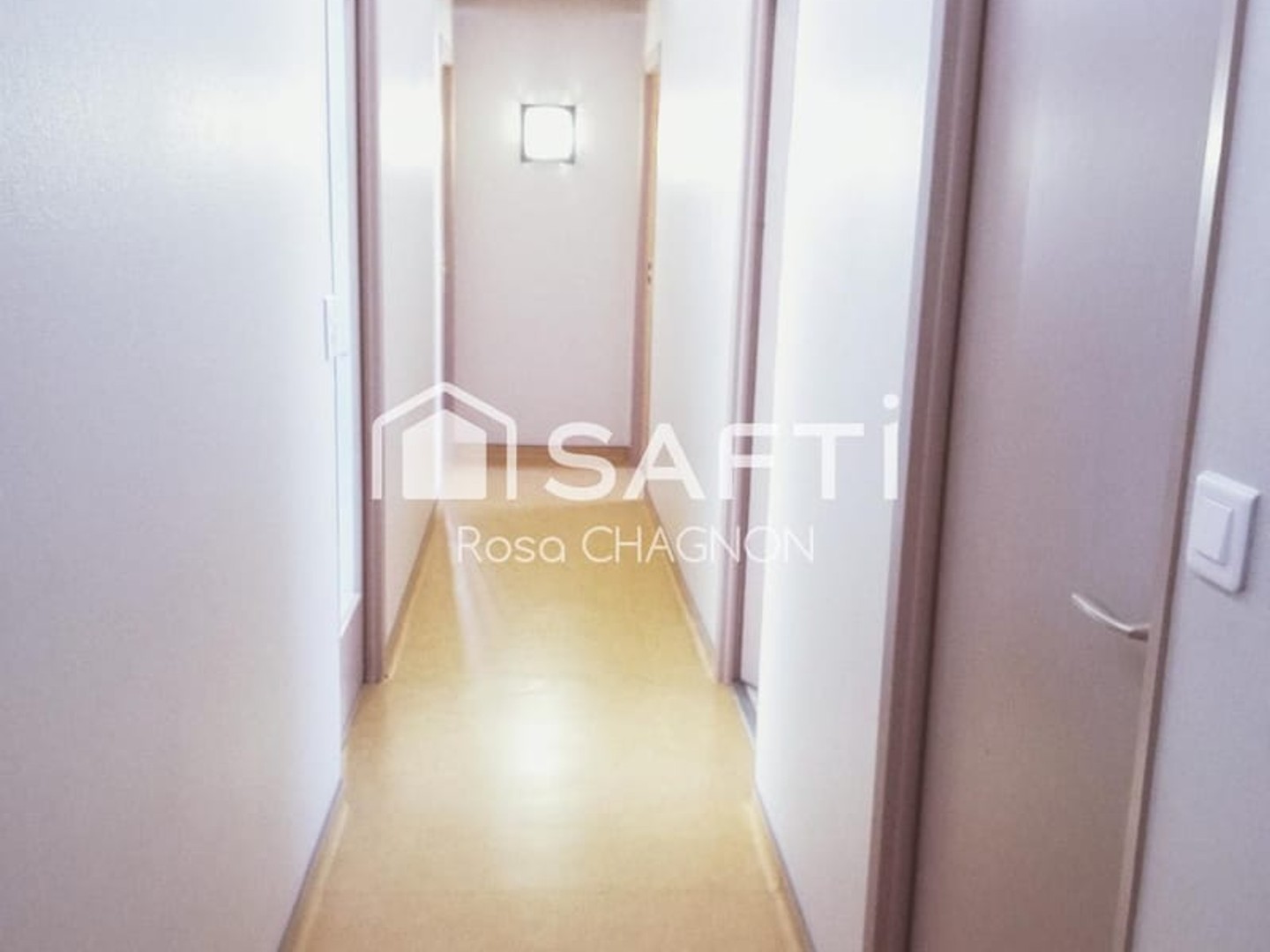 Bureaux 15 pièces 377 m²