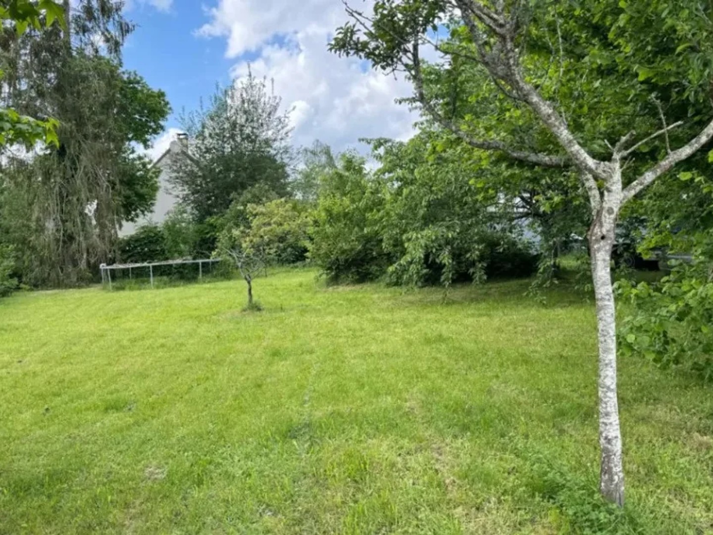 Terrain 589 m²