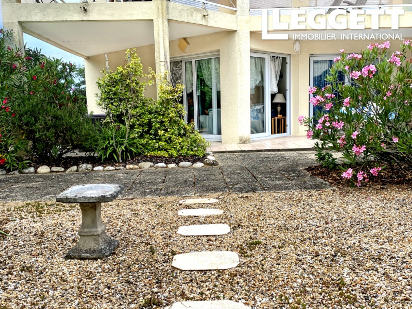 Appartement, 2 chambres, garage, jardin, à quelques minutes à pied de Saint-Georges-de-Didon et de la plage.