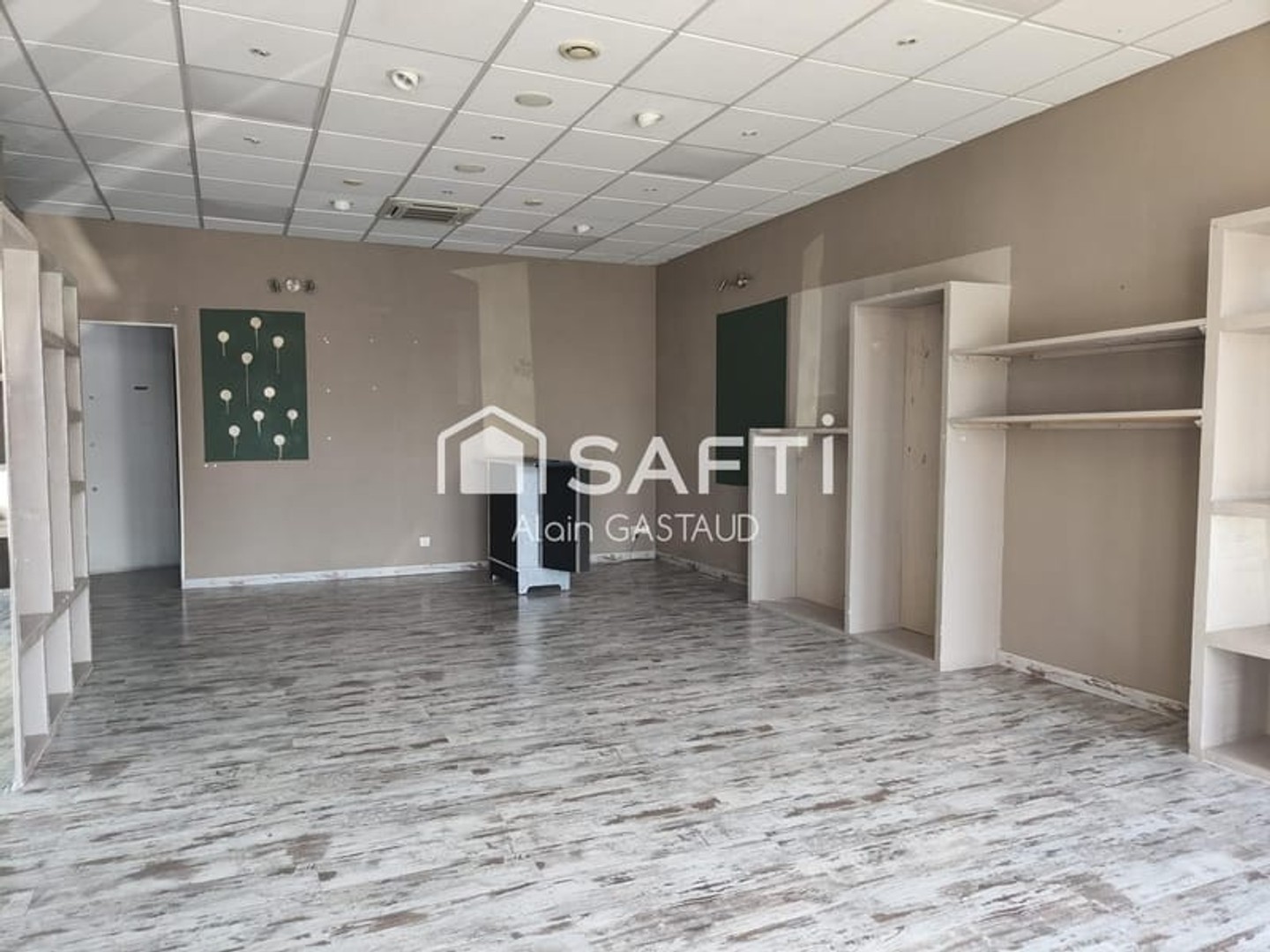 Bureaux à vendre - 3 pièces - 70m2 - Saint-Raphaël (83700)
