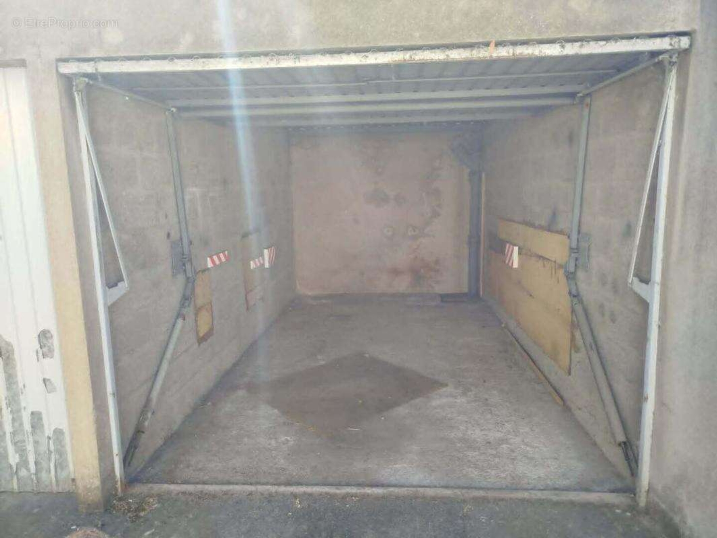 Parking / garage / box à vendre - 12m2 - La Garenne-Colombes (92250)