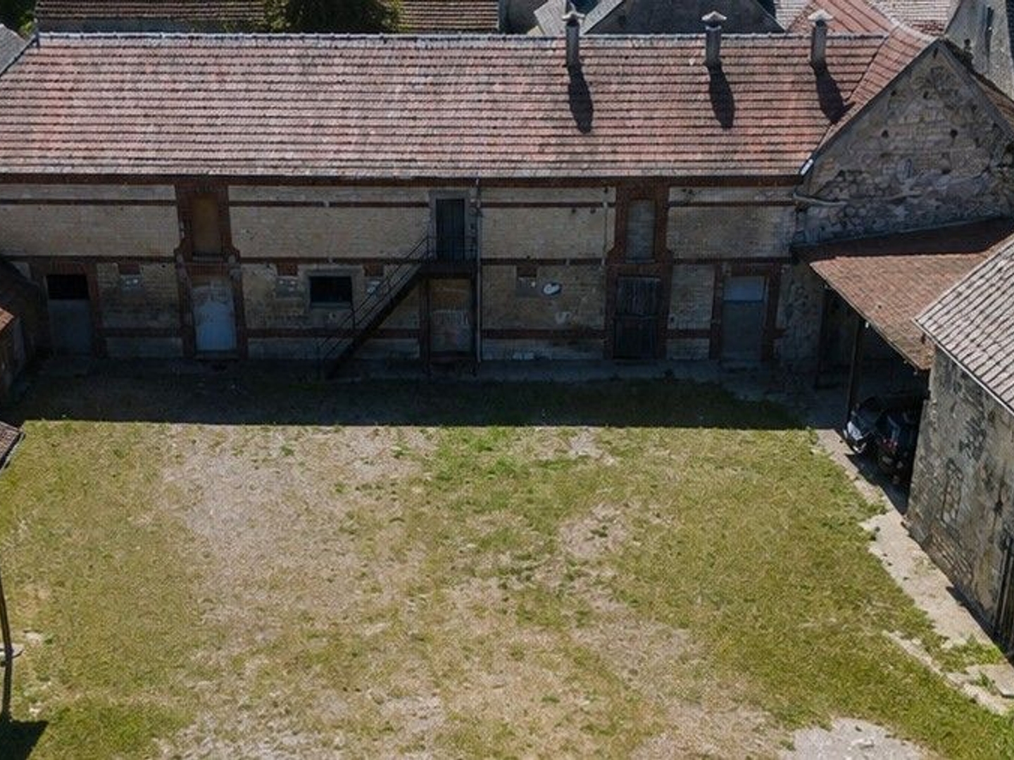Immeuble 1556 m²