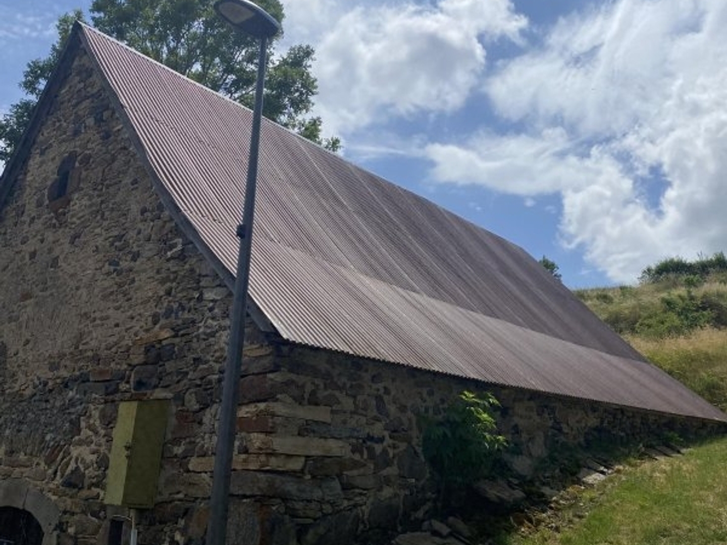 Parking / garage / box à vendre - 430m2 - Anzat-Le-Luguet (63420)