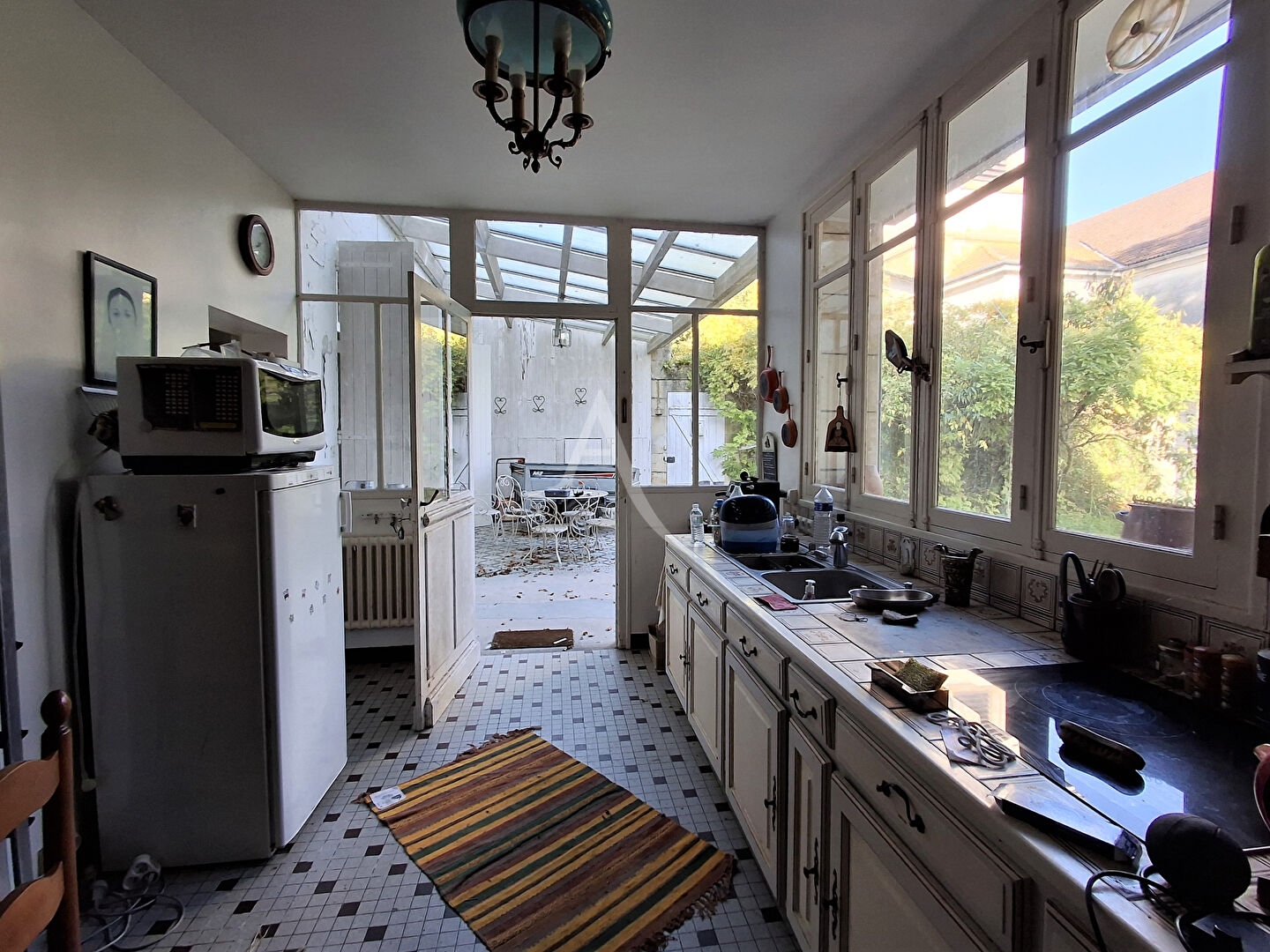 Maison à vendre - 10 pièces - 344m2 - Saintes (17100)