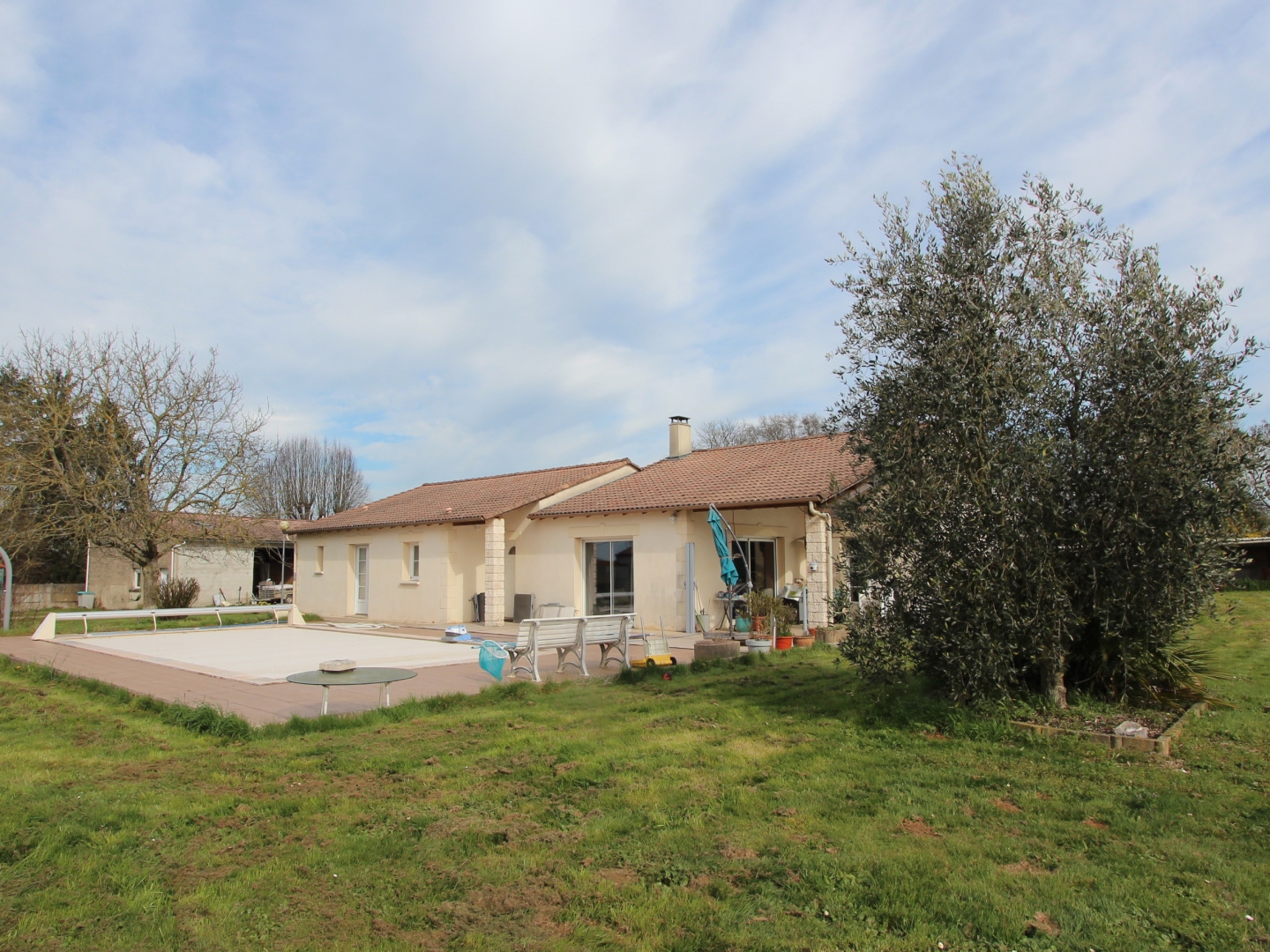 Immeuble à vendre - 11 pièces - 282m2 - Germond-Rouvre (79220)