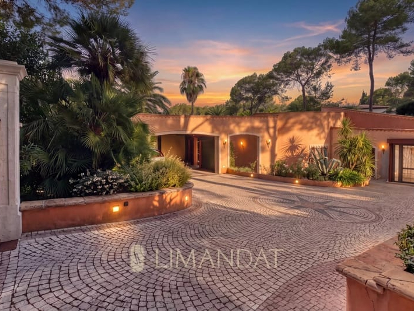 Maison à vendre - 6 pièces - 397m2 - Mougins (06250)