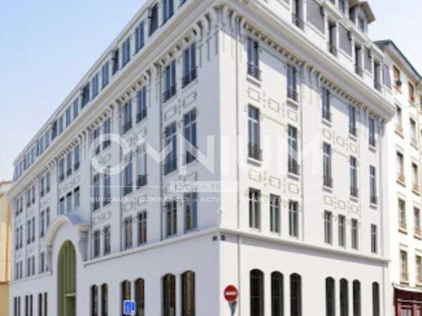 AINAY - BUREAUX A VENDRE