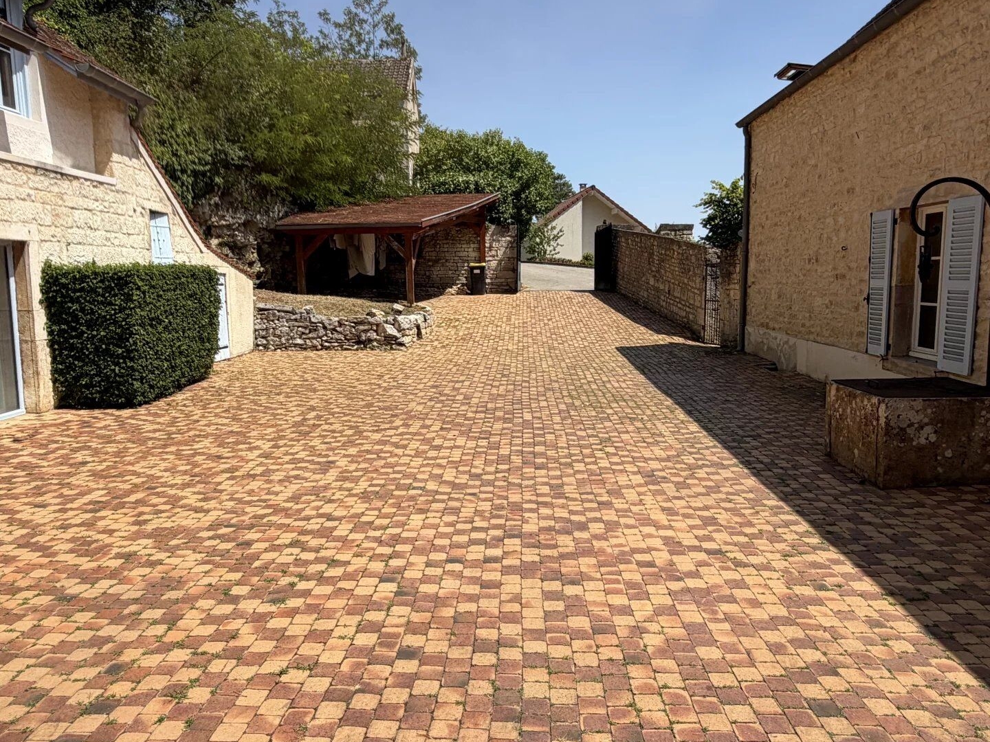 Immeuble à vendre - 13 pièces - 360m2 - Fixin (21220)
