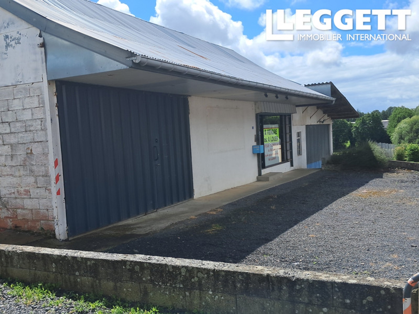 Transformez ce bâtiment polyvalent en maison !!!!