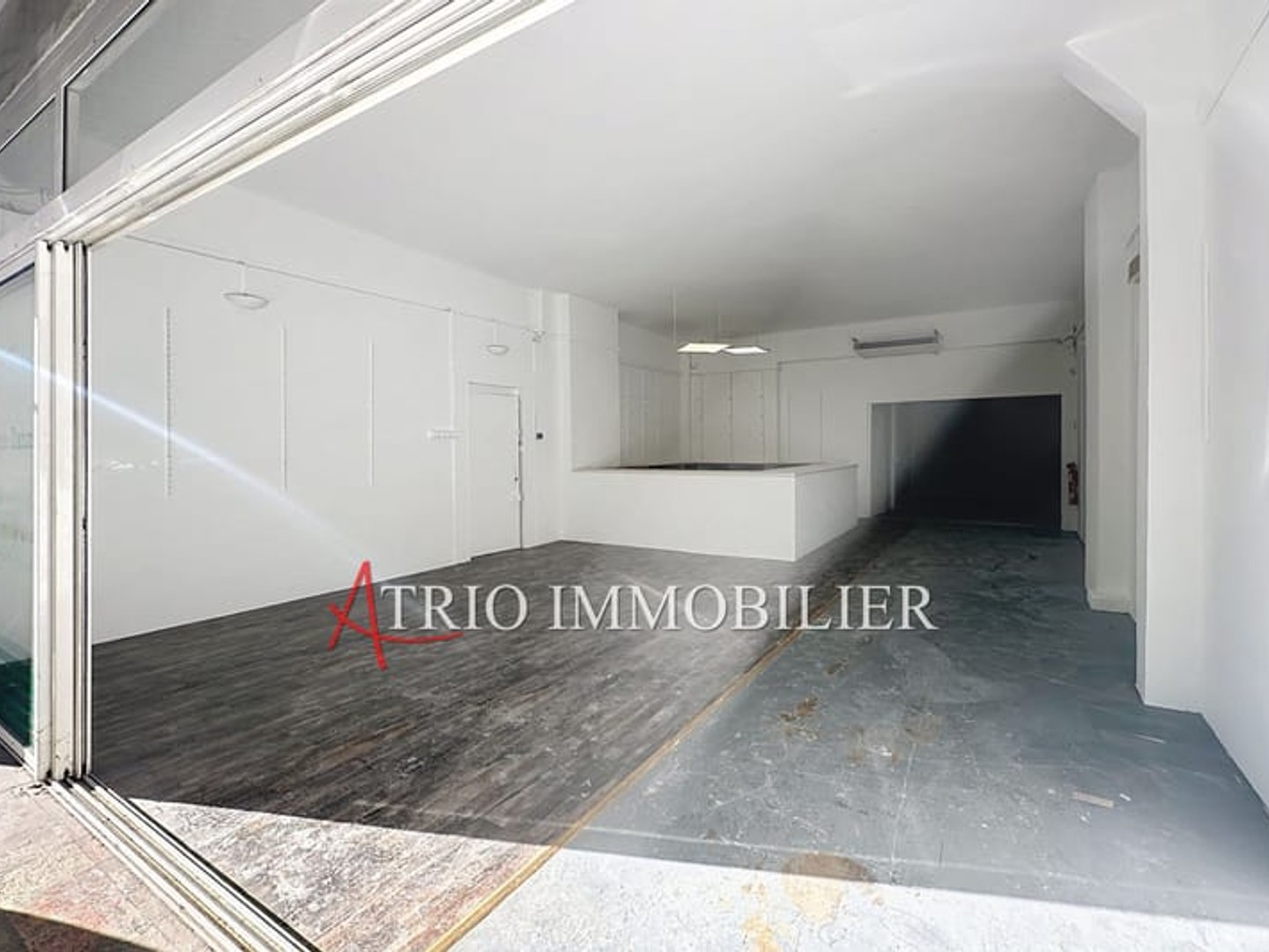 Immeuble commercial 150 m²