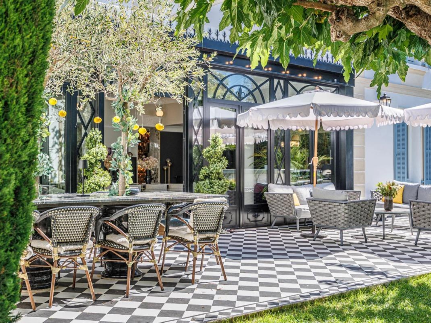Maison à vendre - 15 pièces - 680m2 - Sanary-Sur-Mer (83110)