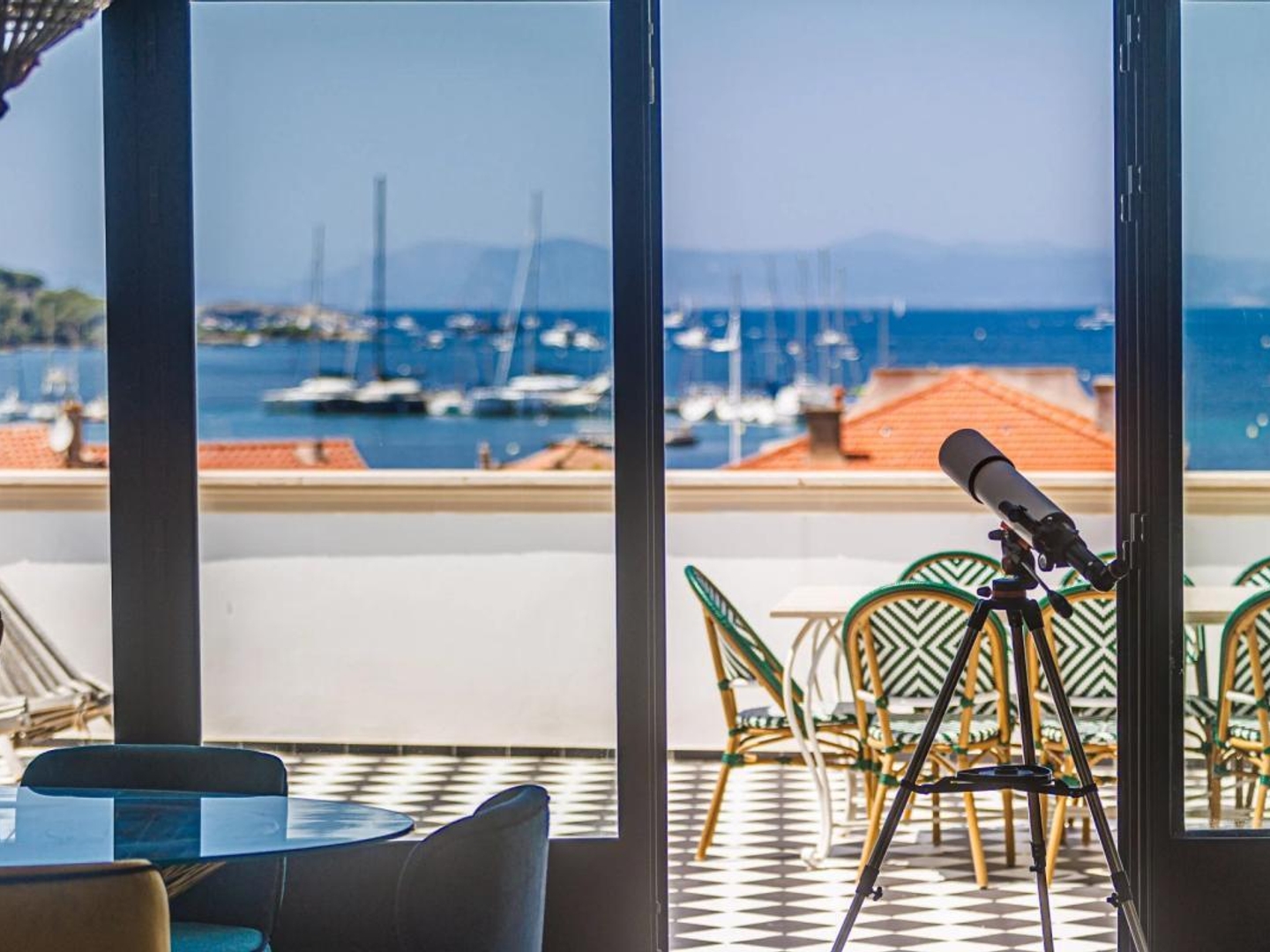 Maison à vendre - 15 pièces - 680m2 - Sanary-Sur-Mer (83110)