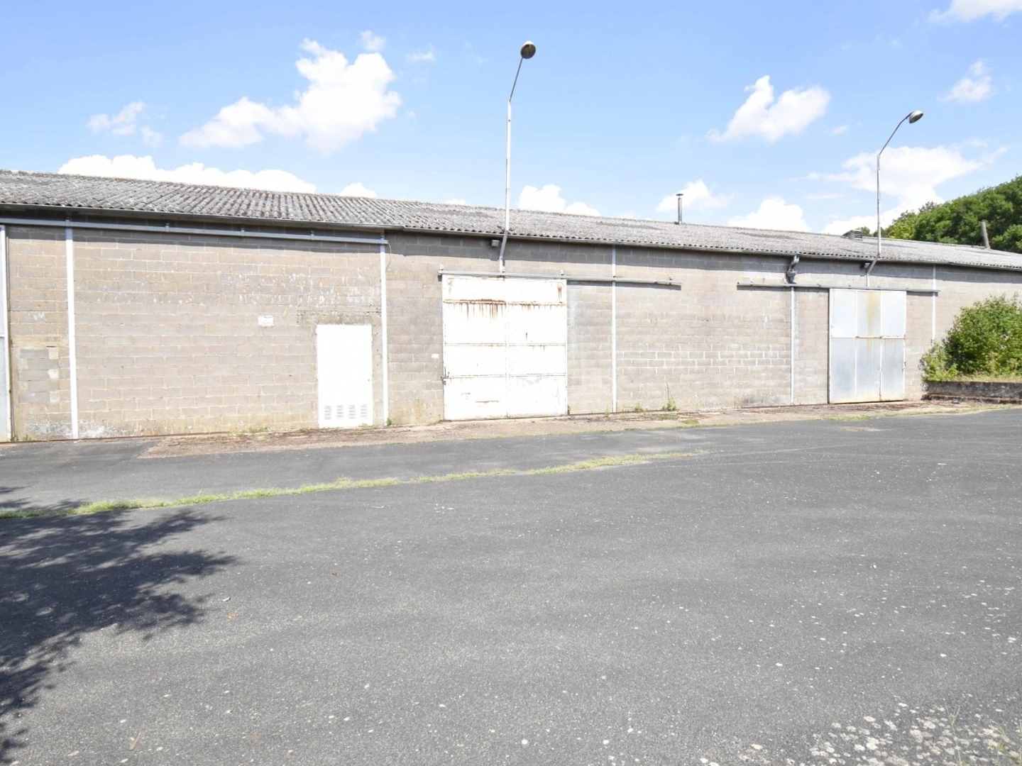 Magasin à vendre - 9 pièces - 850m2 - Saint-Romain-Sur-... (41140)