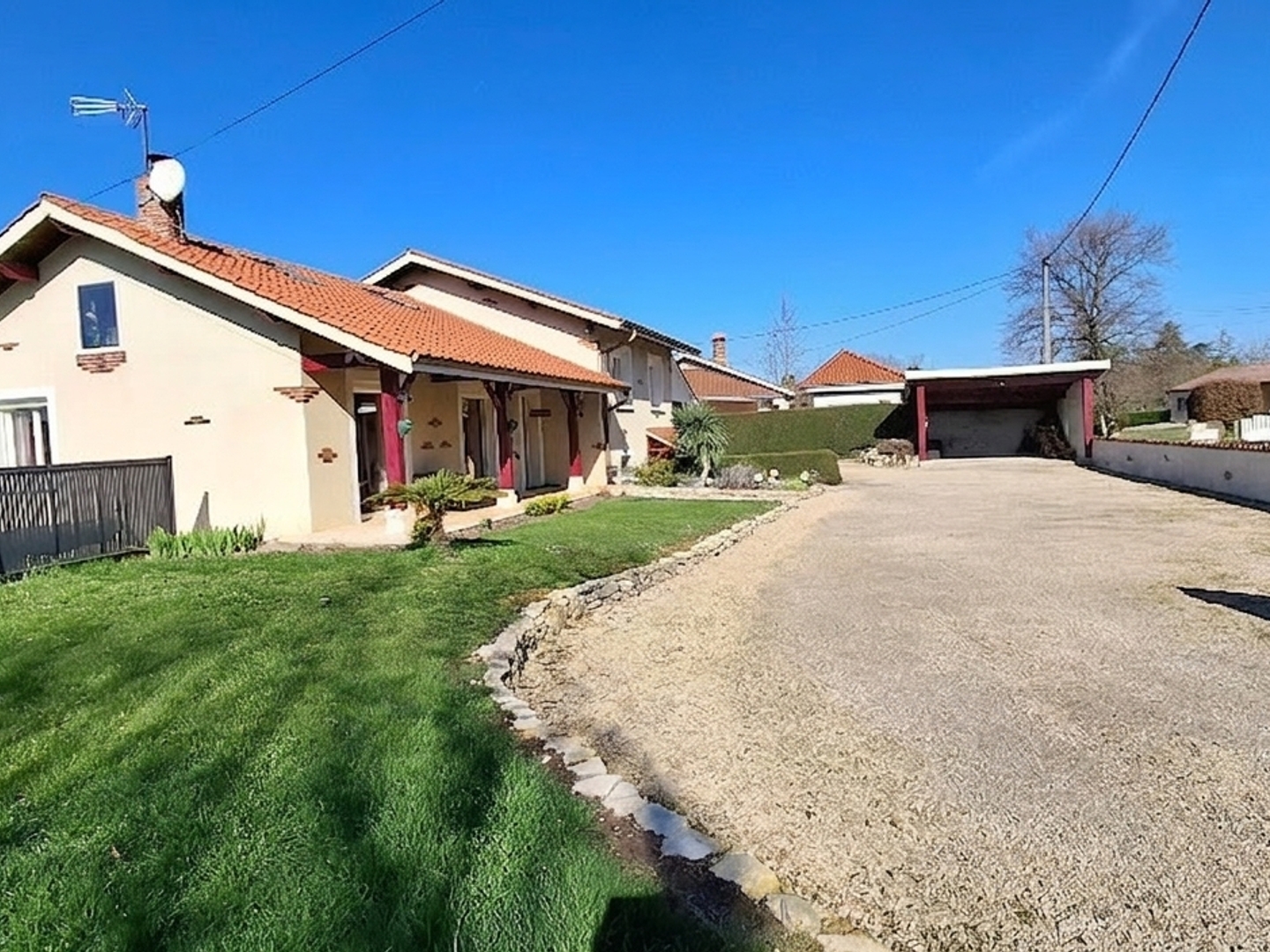 Maison Meillonnas plain pied 102 m2 avec piscine