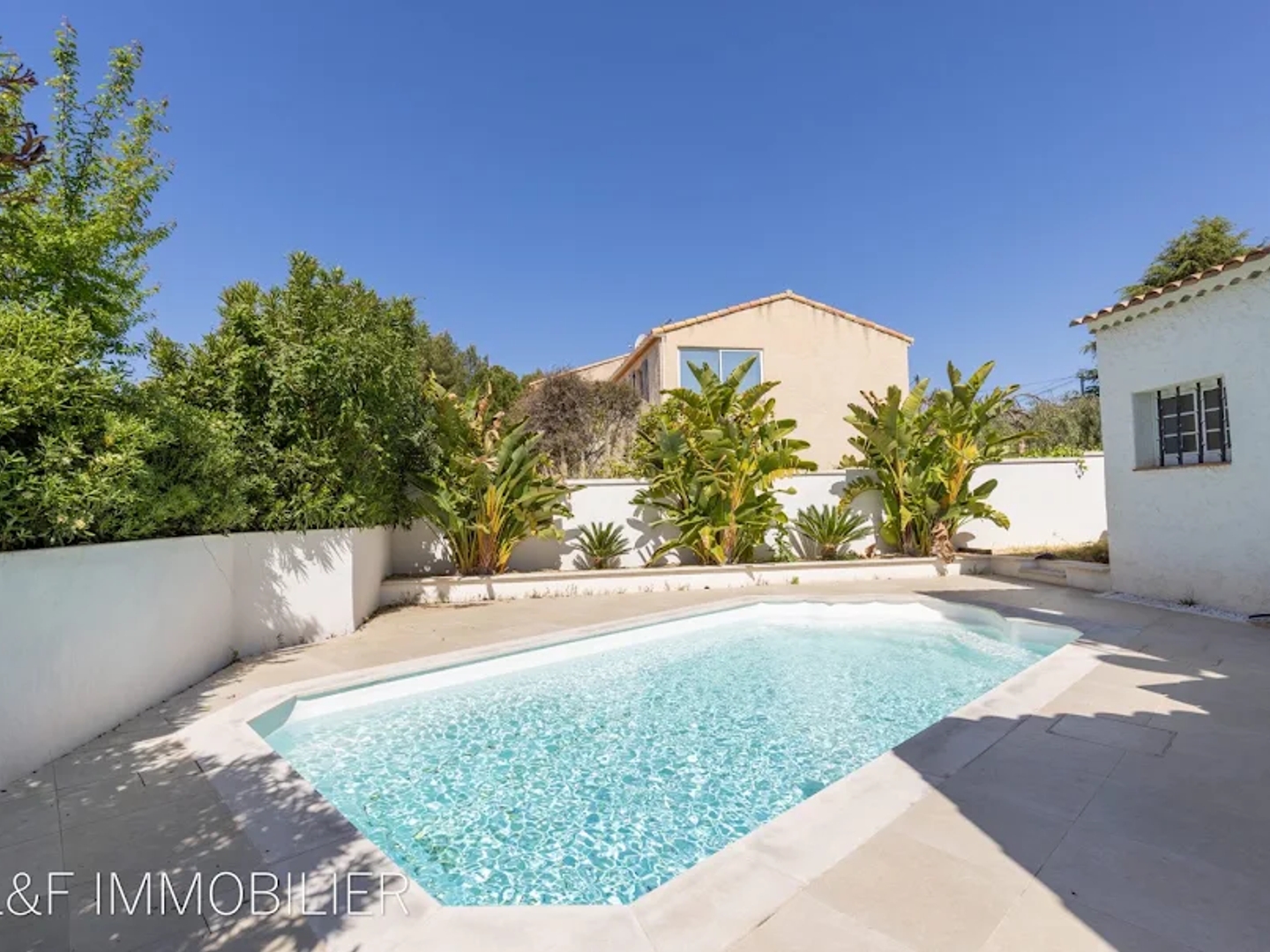 Maison à vendre - 4 pièces - 110m2 - Saint-Cyr-Sur-Mer (83270)