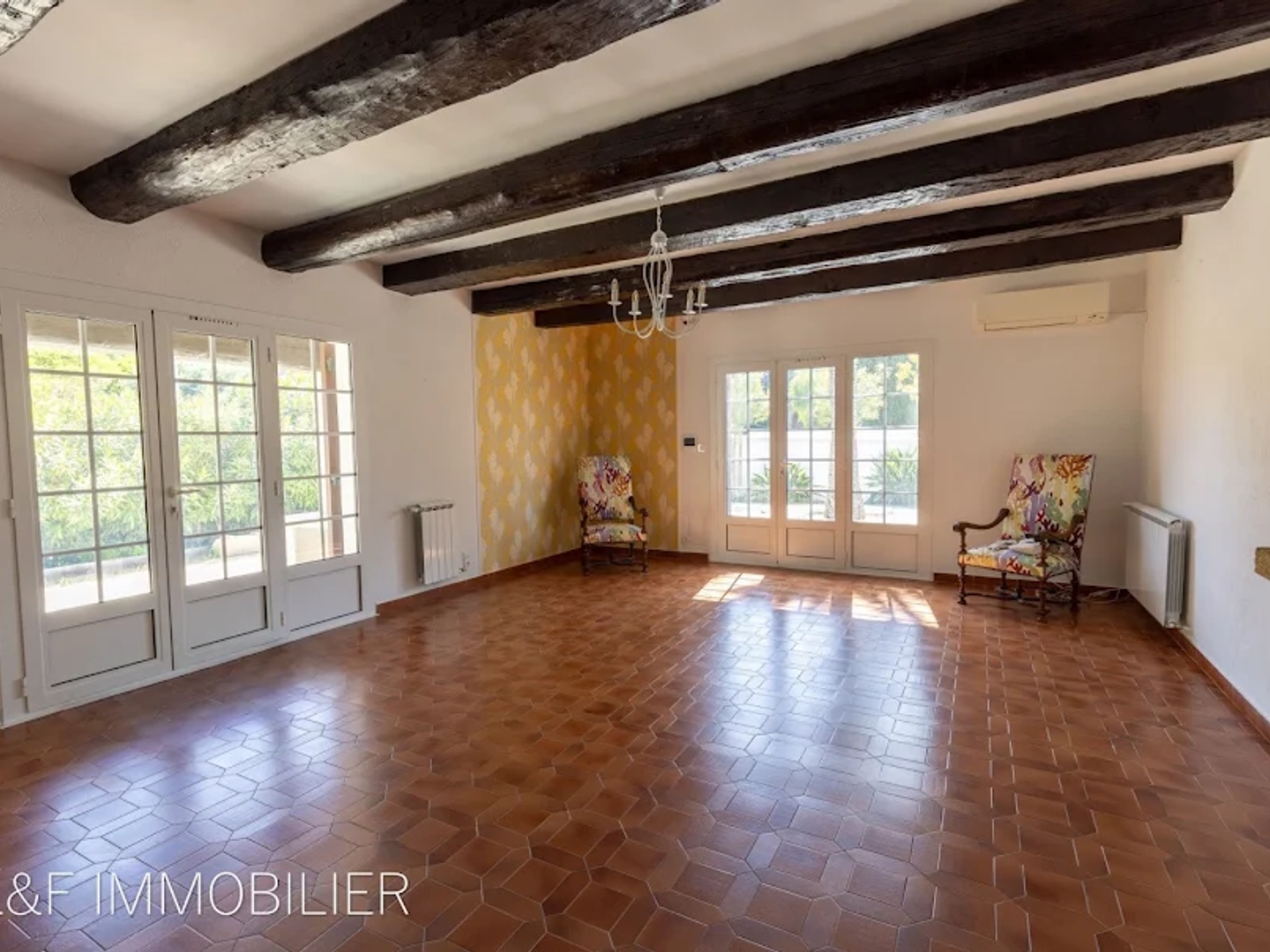 Maison à vendre - 4 pièces - 110m2 - Saint-Cyr-Sur-Mer (83270)