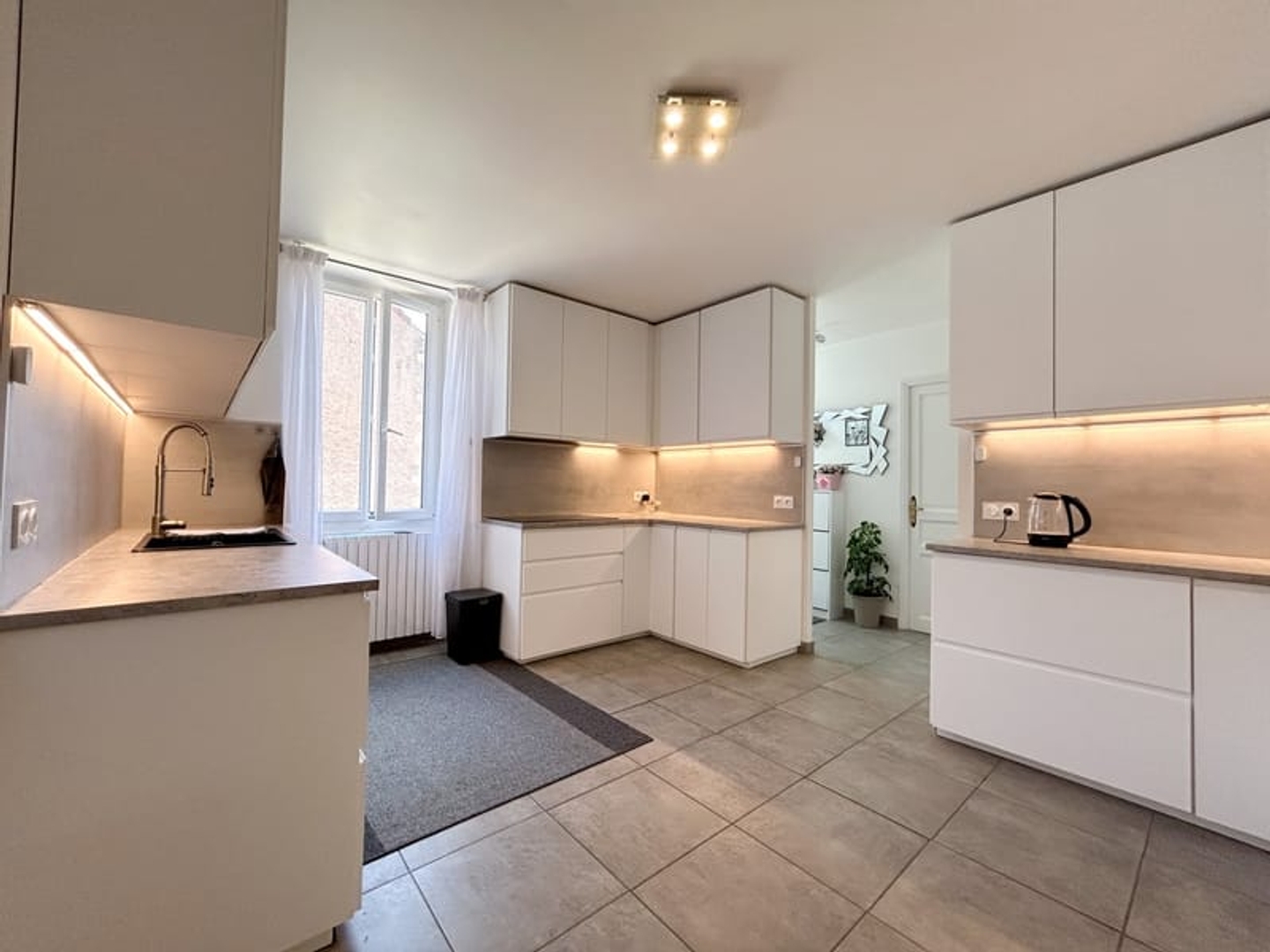 Immeuble à vendre - 7 pièces - 181m2 - Bézenet (03170)