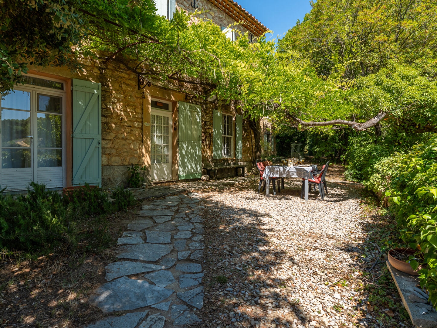 Maison à vendre - 9 pièces - 240m2 - Suzette (84190)